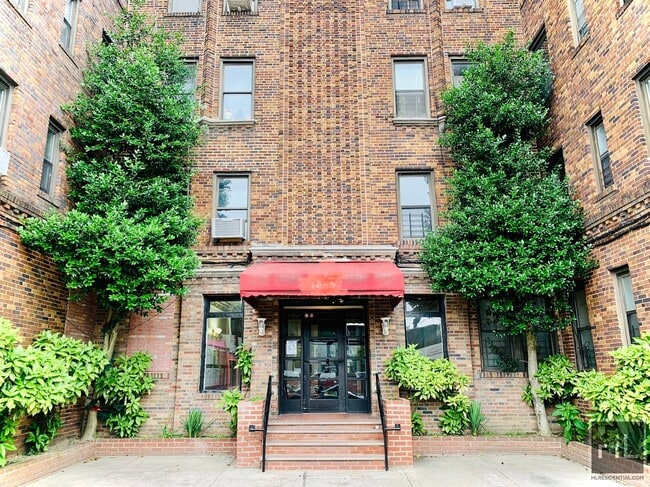 HOBART AVENUE - HOBART AVENUE Apartment Unit B8