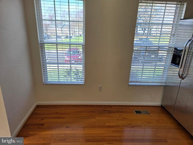 Photo - 300 Cinnabar Ln