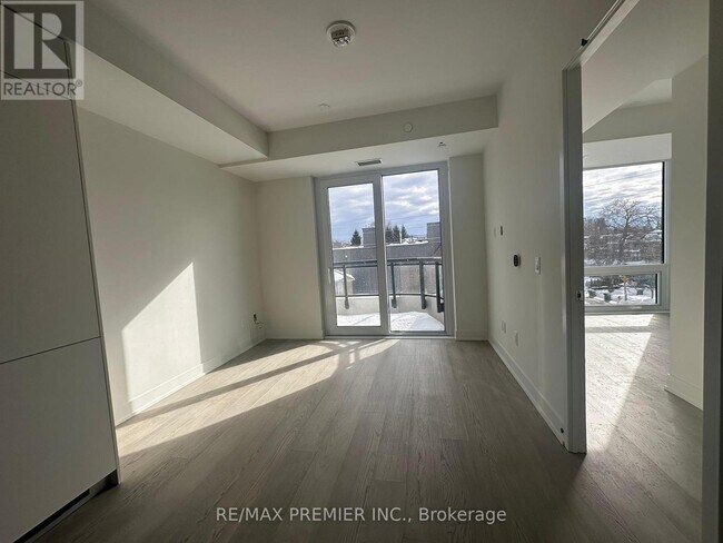 Photo - 322 Dupont St Unit 304