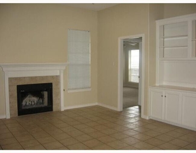 Photo - COZY BRICK HOME IN CONVENIENT LOCATION, NEAR SCHOOLS!