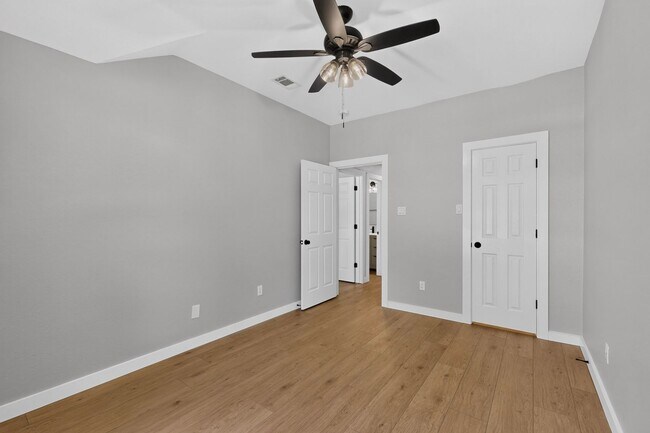 Photo - 9881 Cambridge Dr
