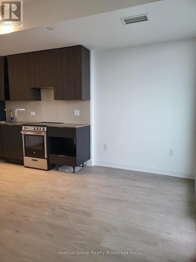 Photo - 3900 Confederation Pkwy Unit 4702