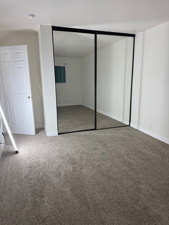 Photo - 111 Woodbury Cir