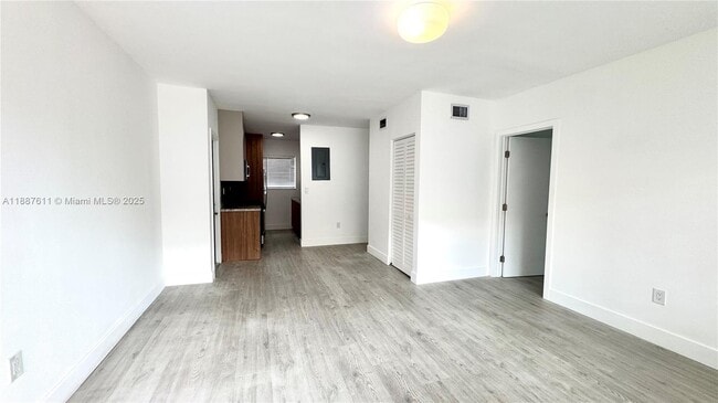 Photo - 660 Lenox Ave. Apartamento Unidad 4