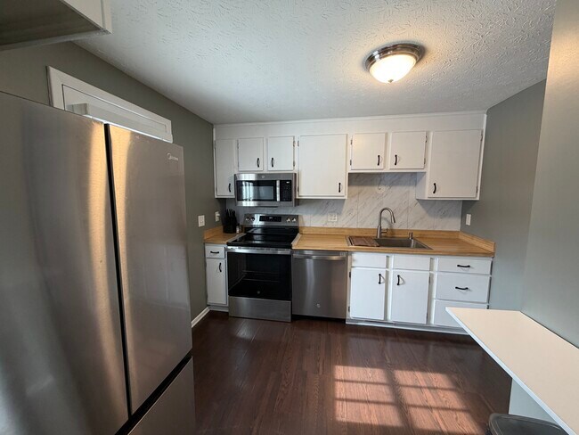 Photo - 1799 Higby Dr Unit B