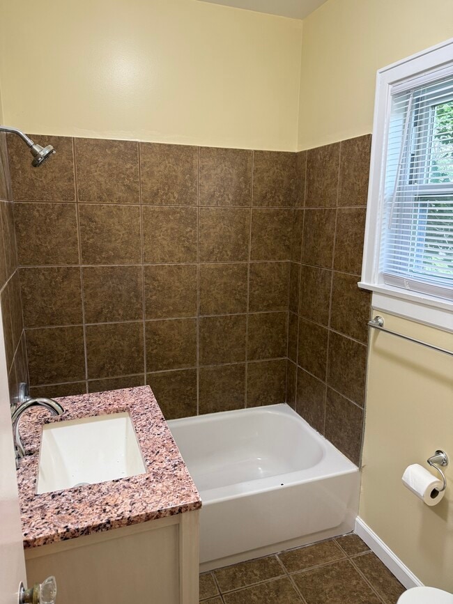 Photo - 600 Old Falls Blvd Unit 4