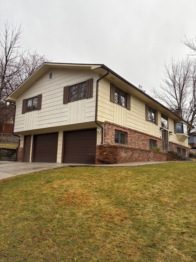 Photo - 3109 Forsythia Blvd