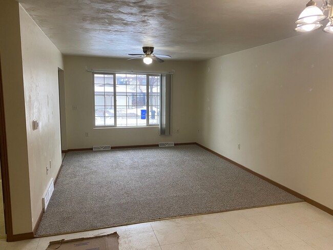 Photo - 784 S Olson Ave