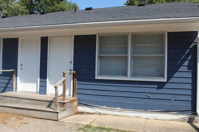 Building Photo - 137 N 4250th Rd