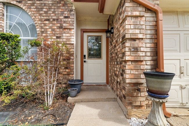 8825 Mystic Trail