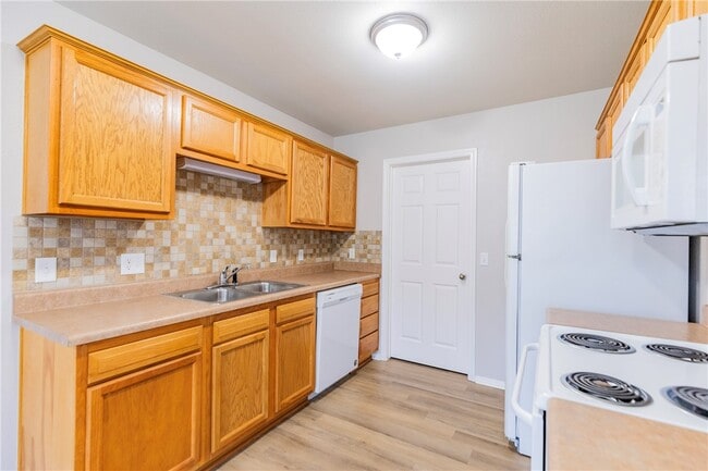 Photo - 6206 SW Meadow Well Ave