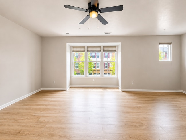 Photo - 1502 Pointe View Dr