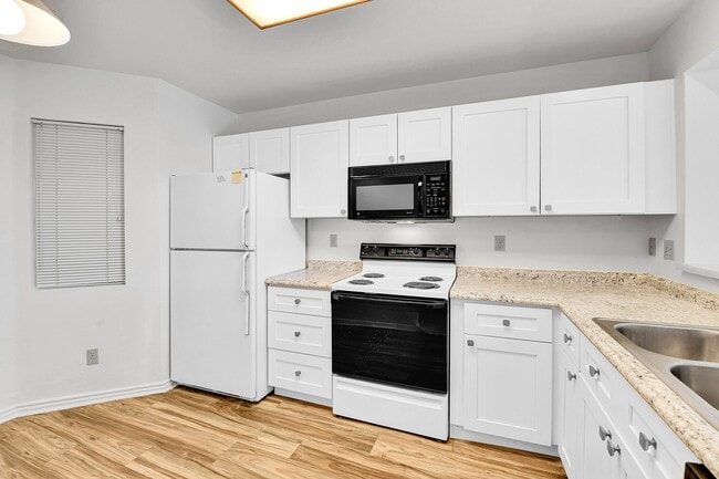 Photo - 31819 Rocky Village Dr