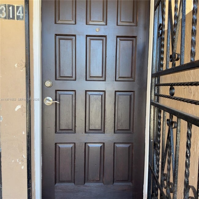 Photo - 451 NE 136th St