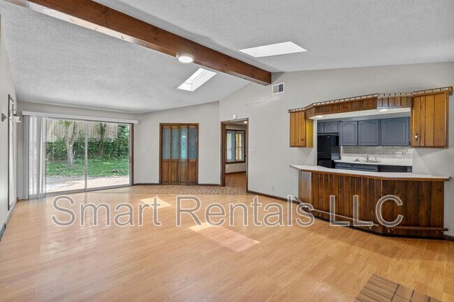 12 Country Ln