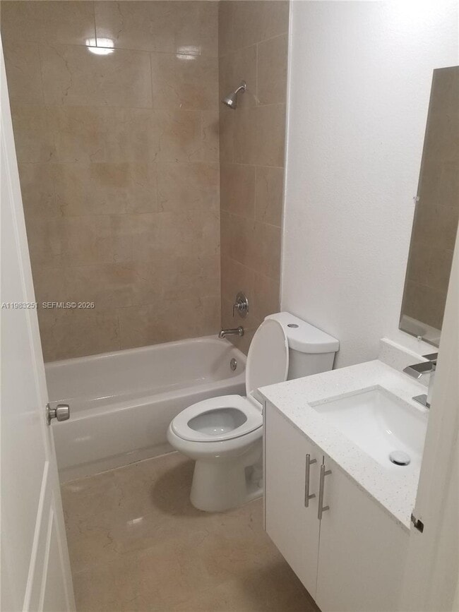 Photo - 170 NE 142nd St Unidad 3