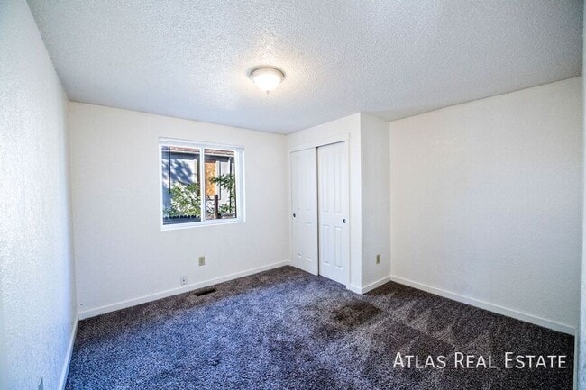 Photo - 2001 W Caspian Pl