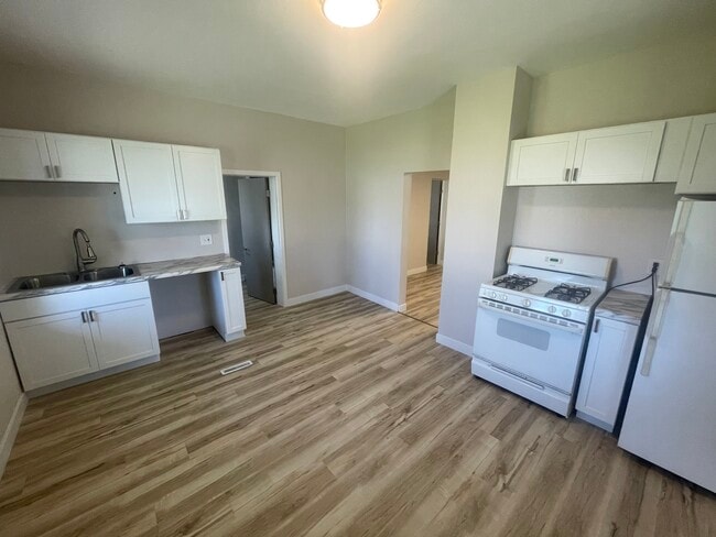 Building Photo - 1001 S 4th Ave Rental