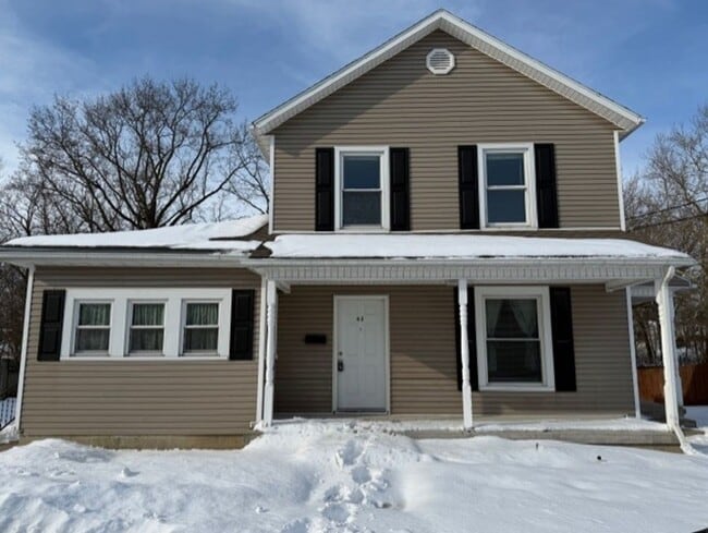 Building Photo - 38-42 E XENIA Unit 42