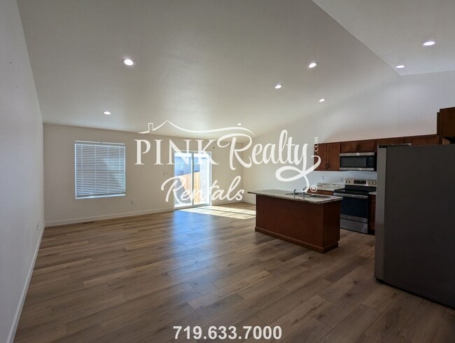 Photo - 284 W Kyle Dr