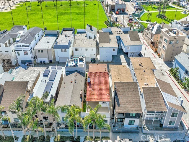 Photo - 907 E Balboa Blvd Townhome