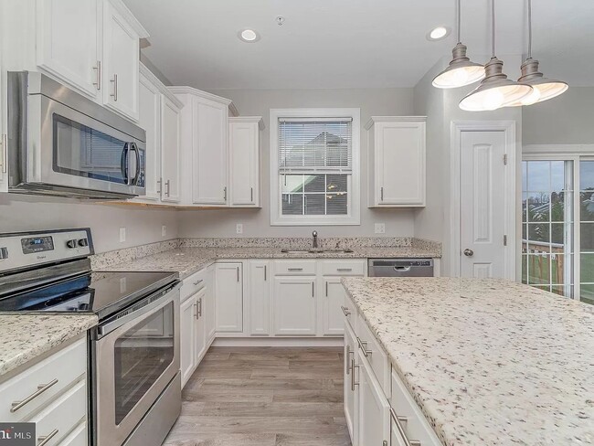 Photo - 502 Charles Ave