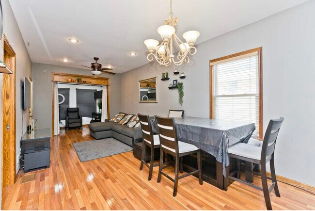 Photo - 4954 W Cullom Ave House Unit Portagepark