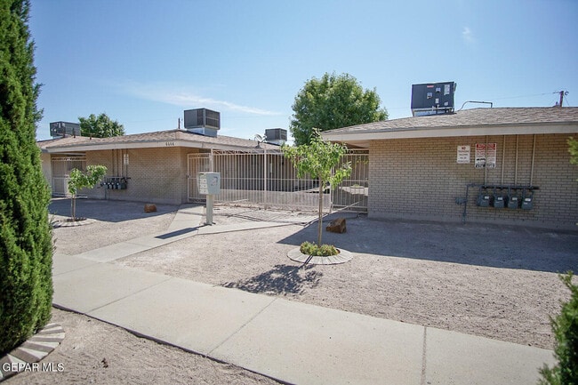 Building Photo - 8608 Lawson St Rental
