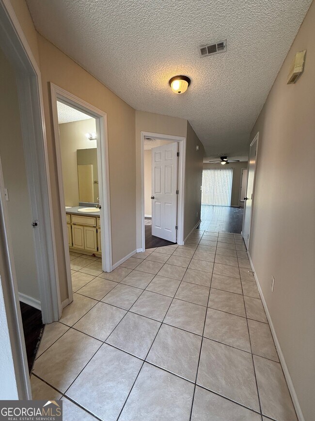 Photo - 32 Talbot Ct