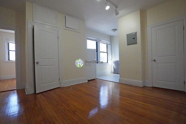 Photo - Harvard & Commonwealth 1bd/1ba
