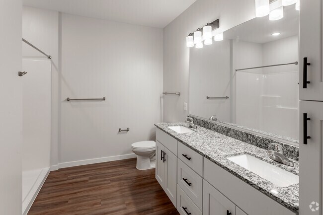 2BR, 2BA - 1,211SF - Primary Bathroom