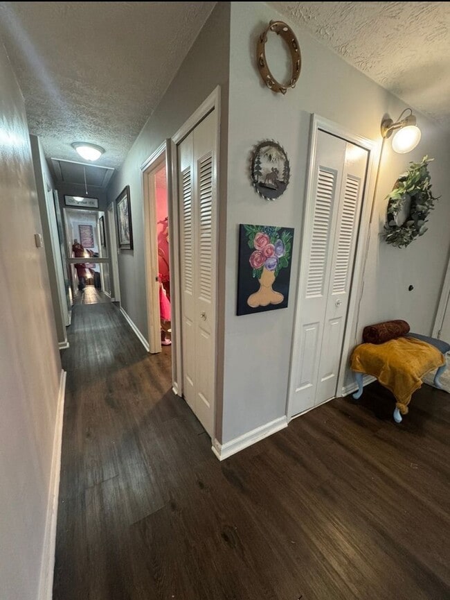 Photo - 108 Farmers Ln