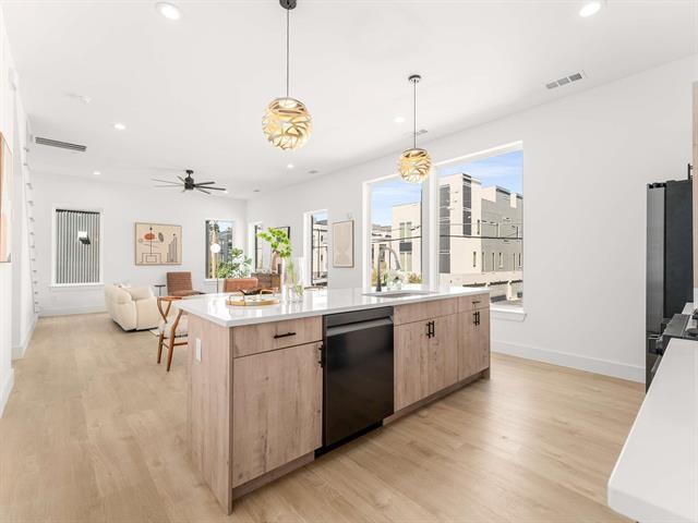 Photo - 2015 N Prairie Ave Unit 202