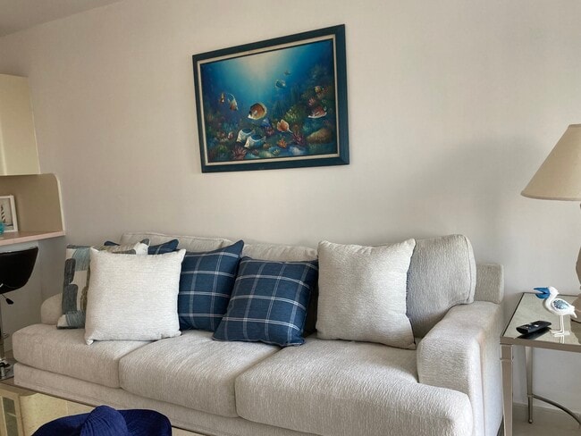 Nice living area - 196 Lorelane Pl Unit Daisy