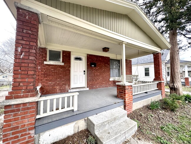 Photo - 4241 Genessee St