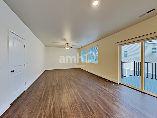 6914 35th Pl NE