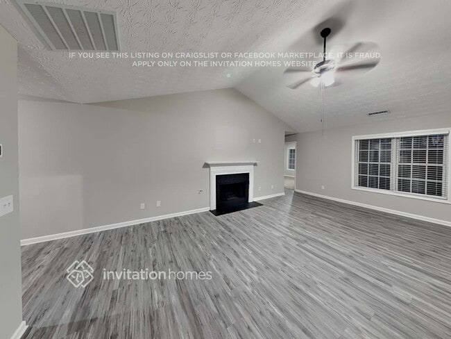 Photo - 10 Kentshire Pl NW