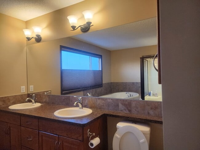 Photo - 262 Ridge View Green