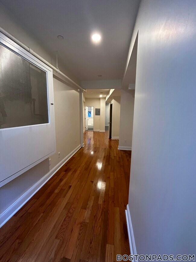 Photo - 123 Sutherland Rd Unit B