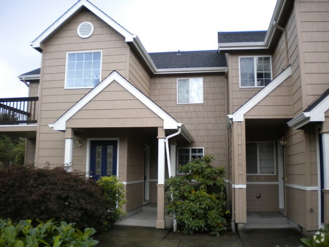 Building Photo - North Gilham Condo