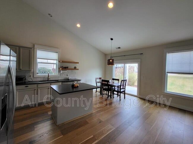 Photo - 216 Meritage St