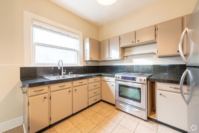 Building Photo - 731 SW King Ave Unit 18 Rental