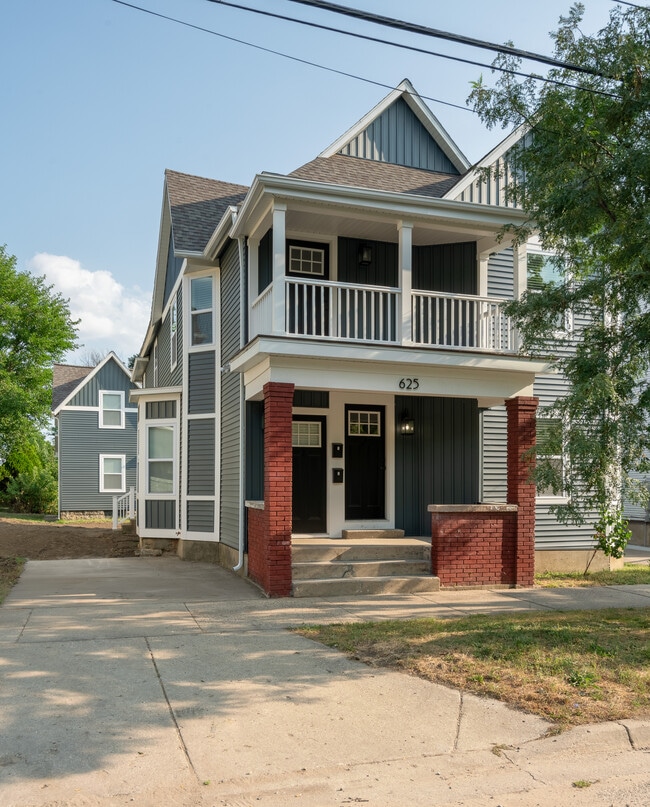 Photo - 625 3rd st #2