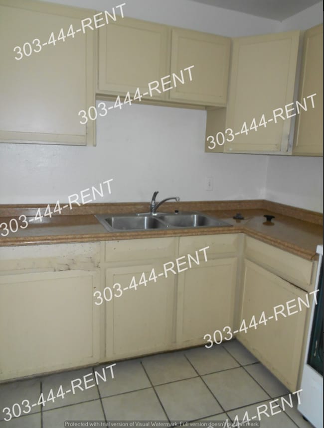 Photo - 3 Bedroom 2 Baths in Montbello