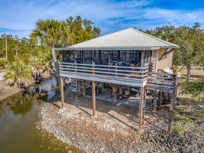 Photo - 4 Oyster Bay Dr