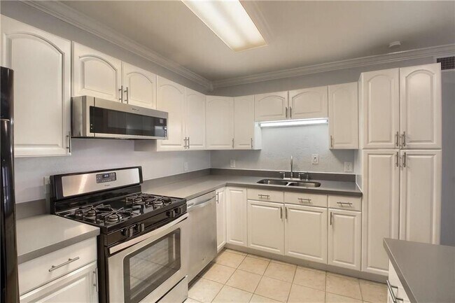 Photo - 1304 Summit St Unidad 107 Rental