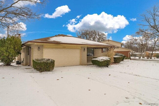 Photo - 640 Cumberland St