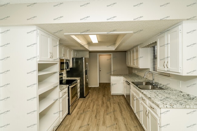 Photo - 7408 S Gum Ave