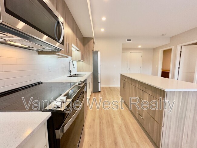 Photo - 685-685 Boynton Pl