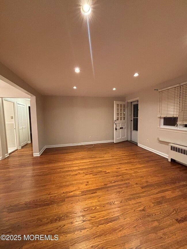 Photo - 139 Manor Dr